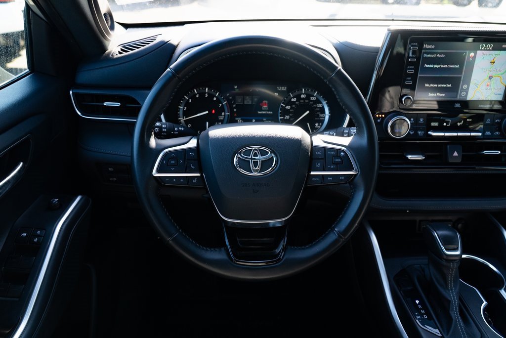 Used 2021 Toyota Highlander XSE image 11