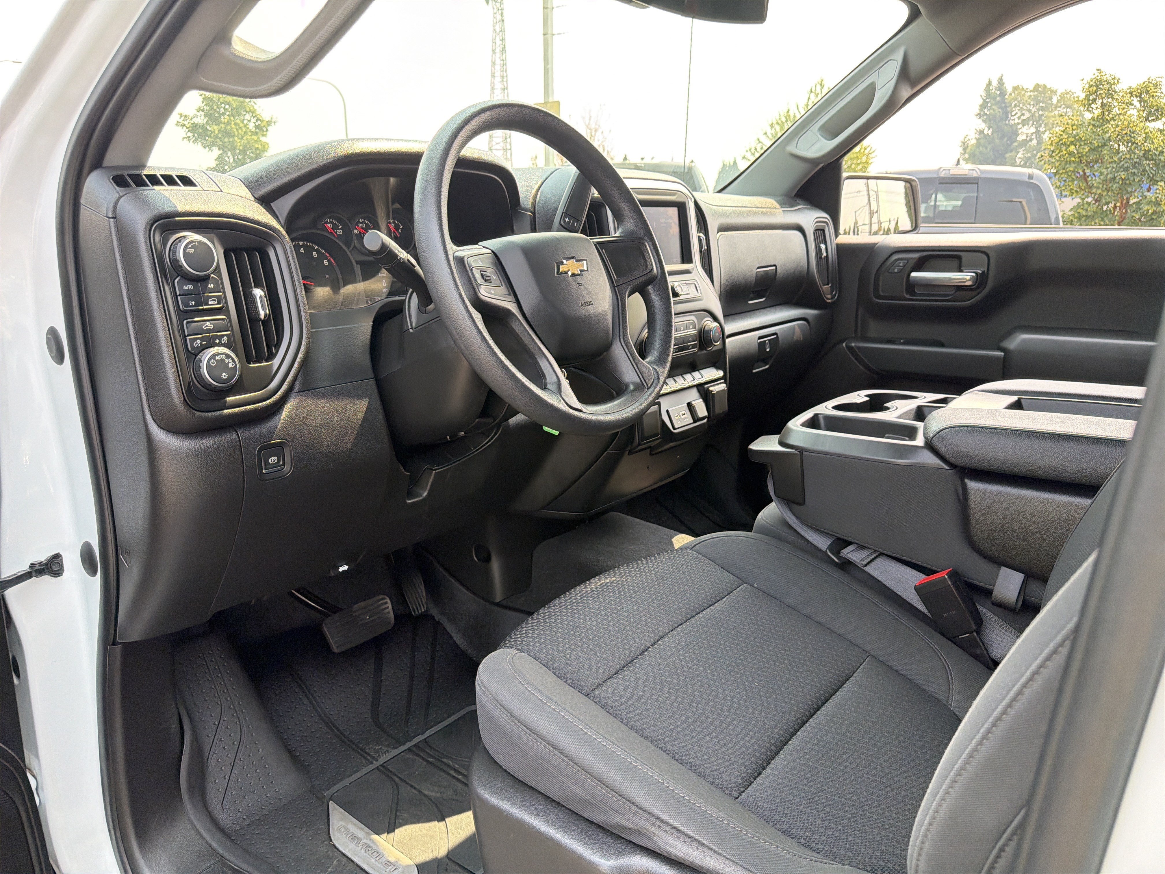 Used 2021 Chevrolet Silverado 1500 Custom AWD/4WD image 9