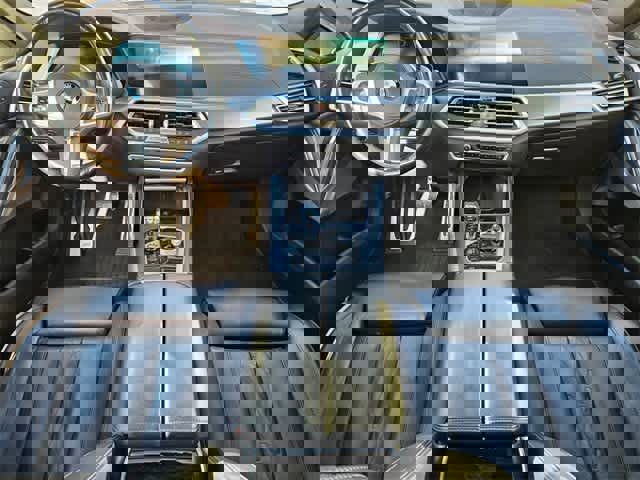 Used 2023 BMW X6 xDrive40i w/ Executive Package image 13