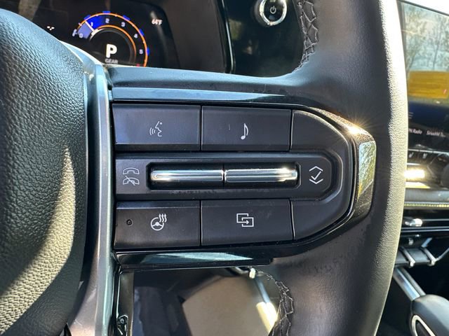 Used 2025 Chevrolet Colorado ZR2 w/ Technology Package AWD/4WD image 39