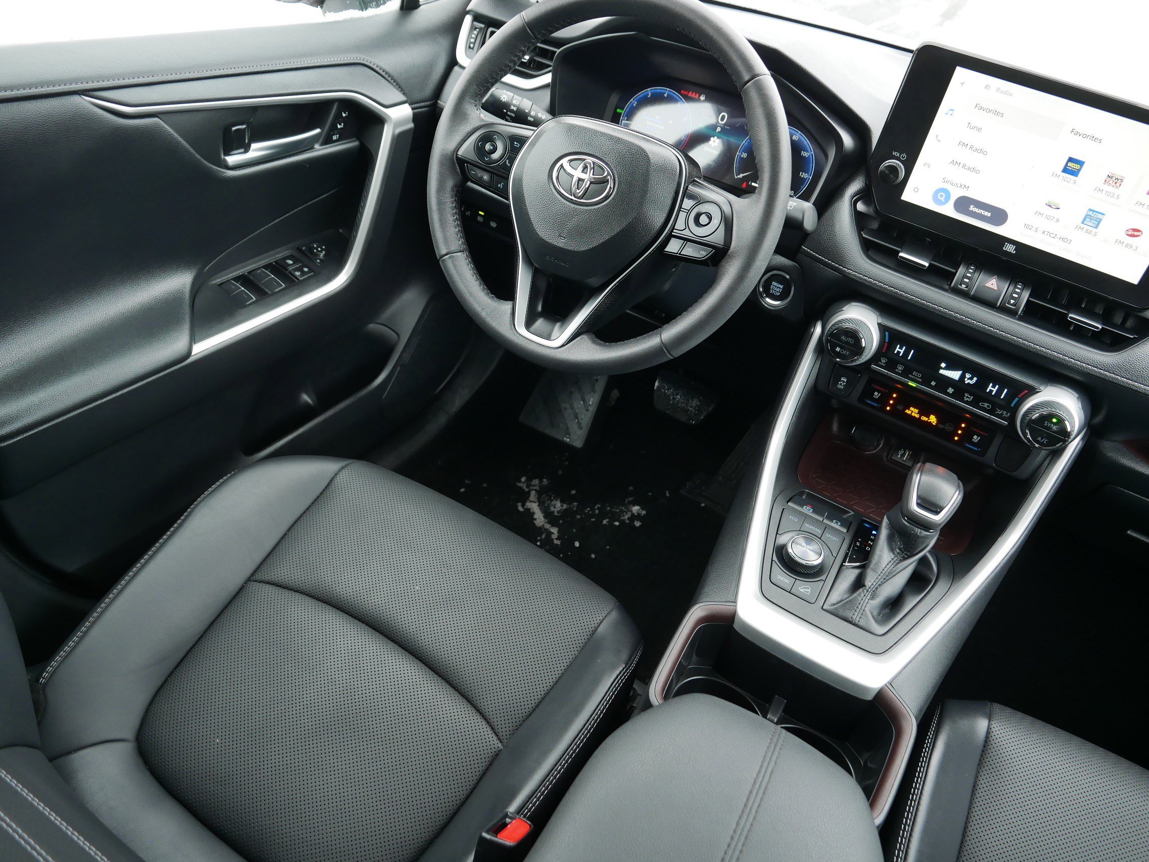 Used 2023 Toyota RAV4 Limited w/ Limited Grade Weather Package image 9