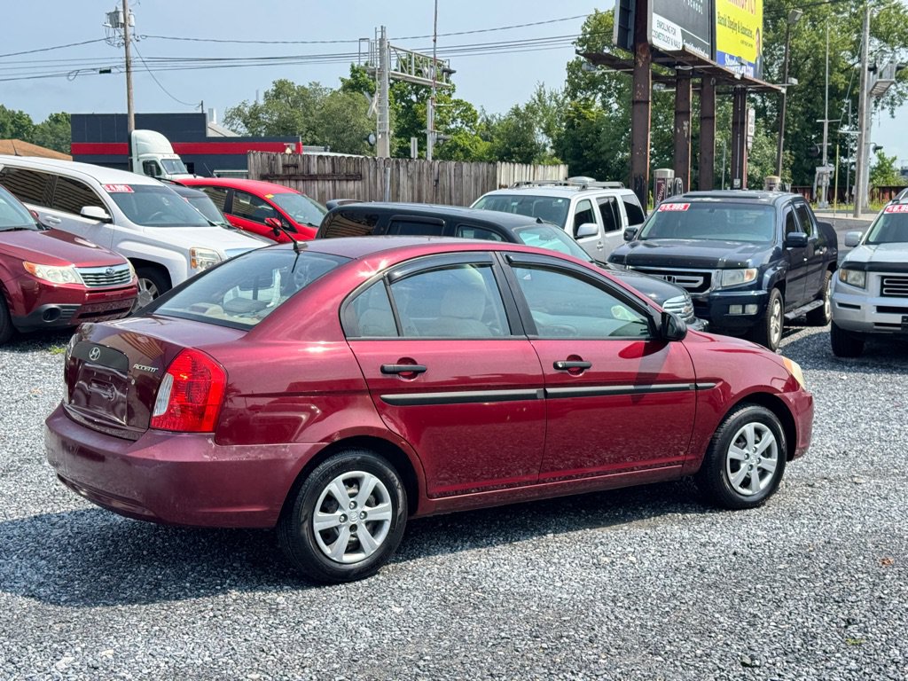 Used 2009 Hyundai Accent GLS FWD image 4