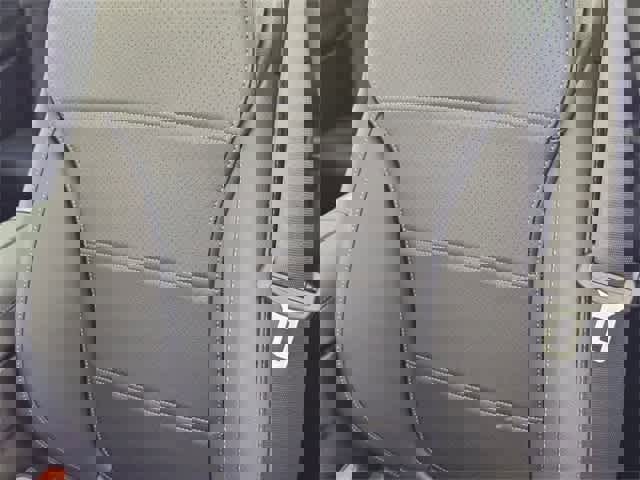 Used 2025 Mercedes-Benz GLC 350e GLC 350e image 41