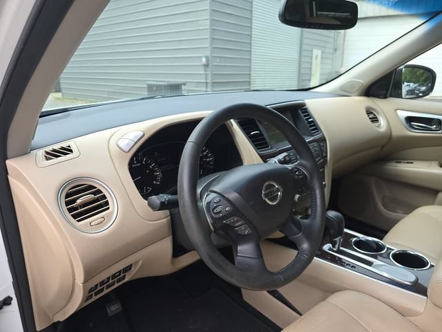 Used 2016 Nissan Pathfinder Platinum FWD image 14