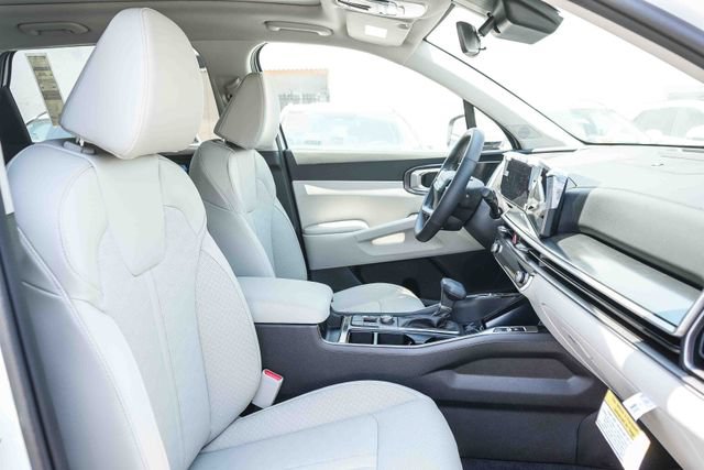 New 2026 Kia Sorento S w/ S Panoramic Sunroof Package FWD image 9