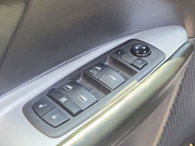 Used 2020 Dodge Journey SE w/ Blacktop Package FWD image 17