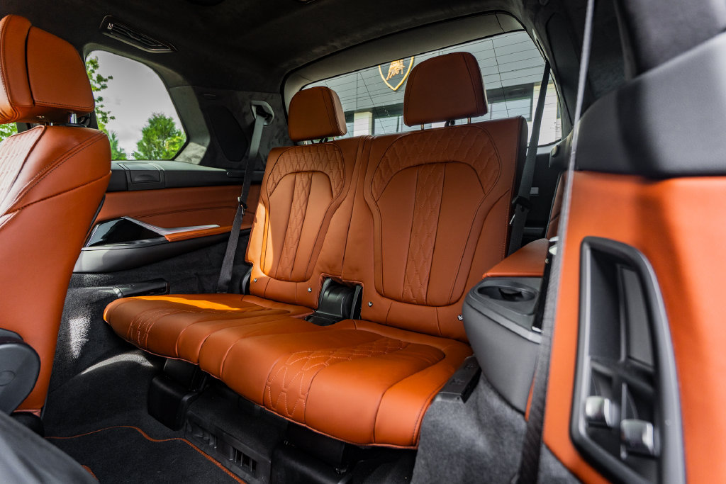 Used 2024 BMW ALPINA XB7 AWD/4WD image 41