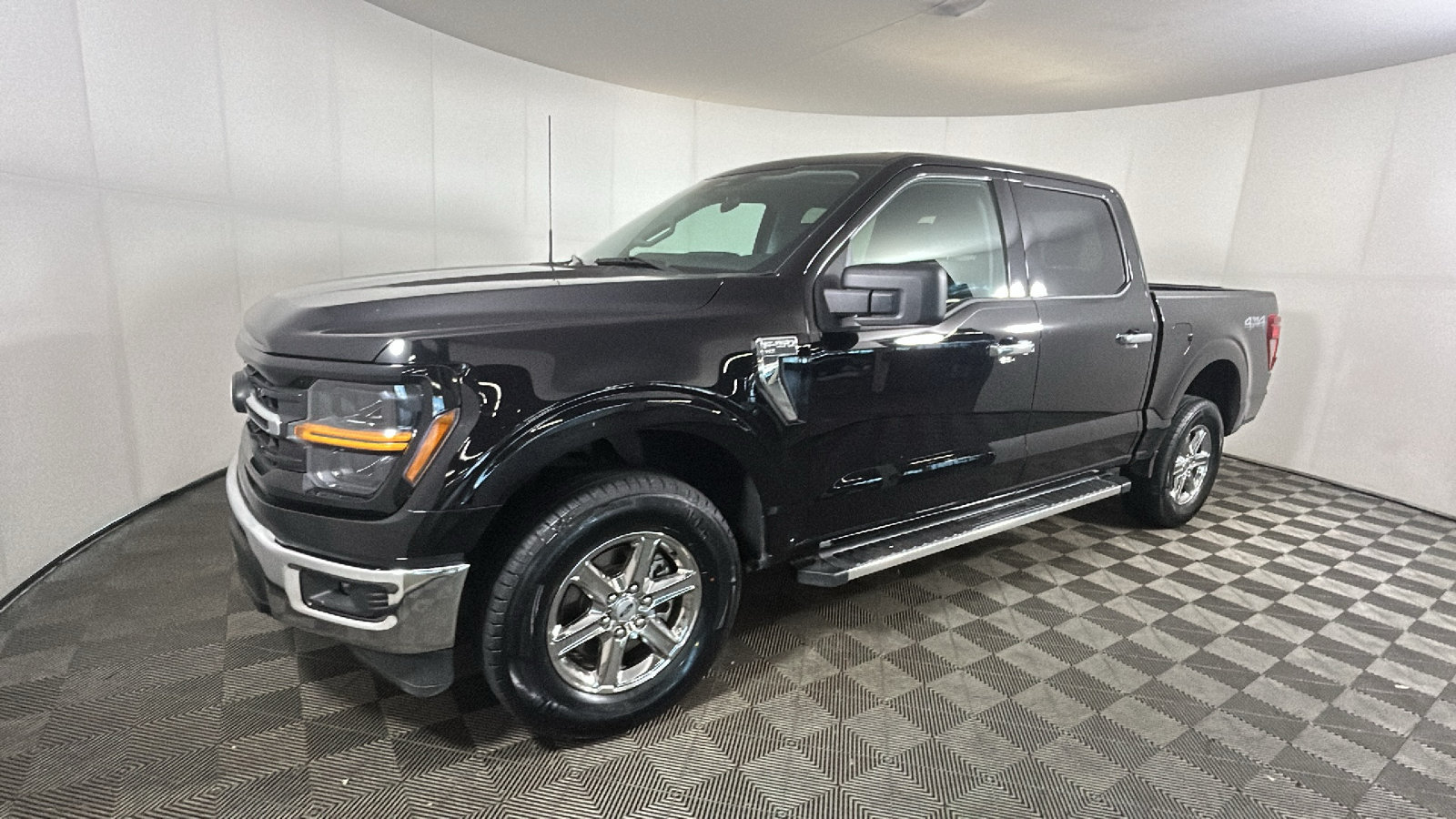 Used 2025 Ford F150 XLT w/ Equipment Group 301A Standard AWD/4WD image 8