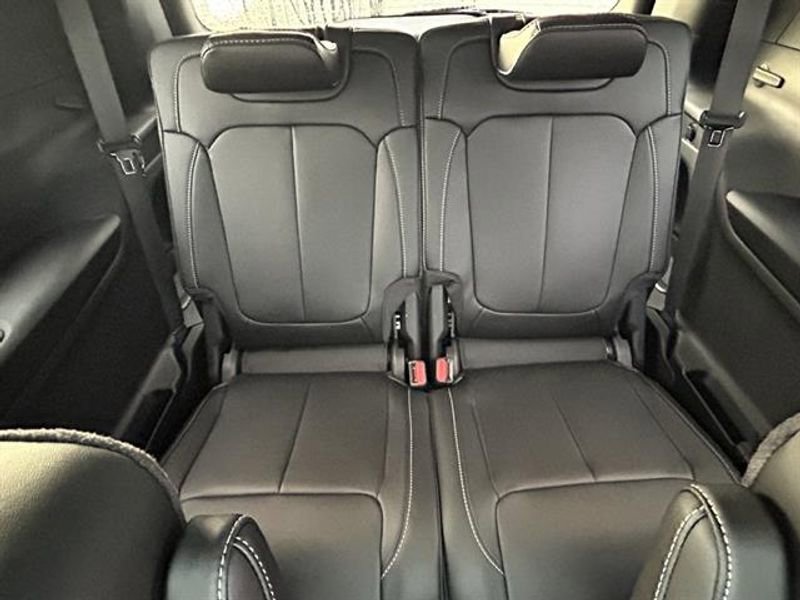 New 2025 Jeep Grand Cherokee L Limited image 29