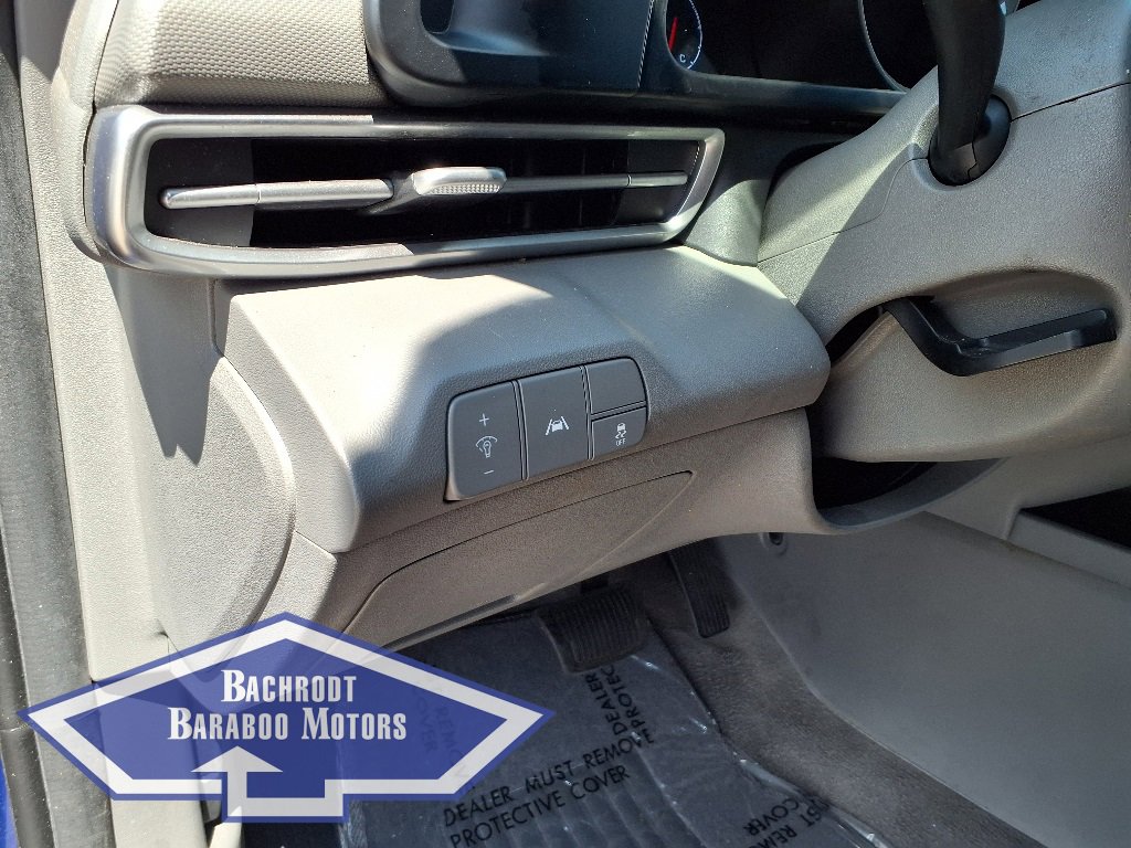 Used 2023 Hyundai Elantra SEL image 14