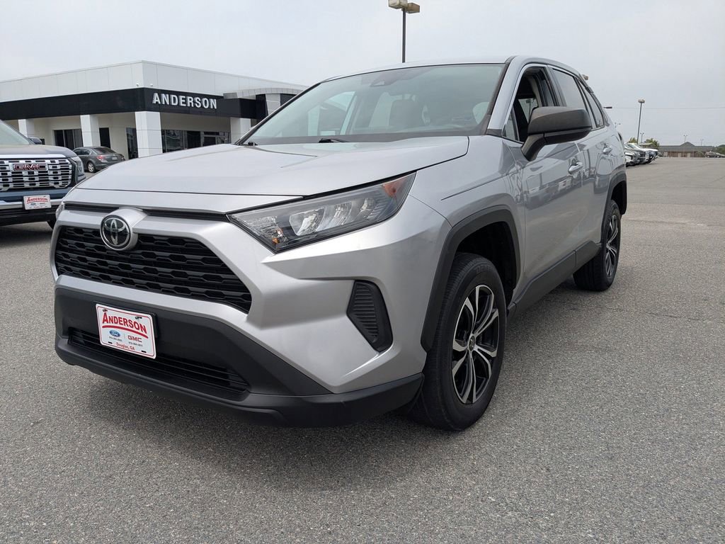 Used 2022 Toyota RAV4 LE AWD/4WD image 8