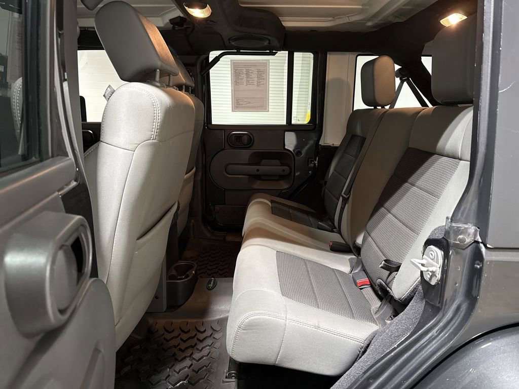 Used 2010 Jeep Wrangler Unlimited Sahara w/ Dual Top Group image 20