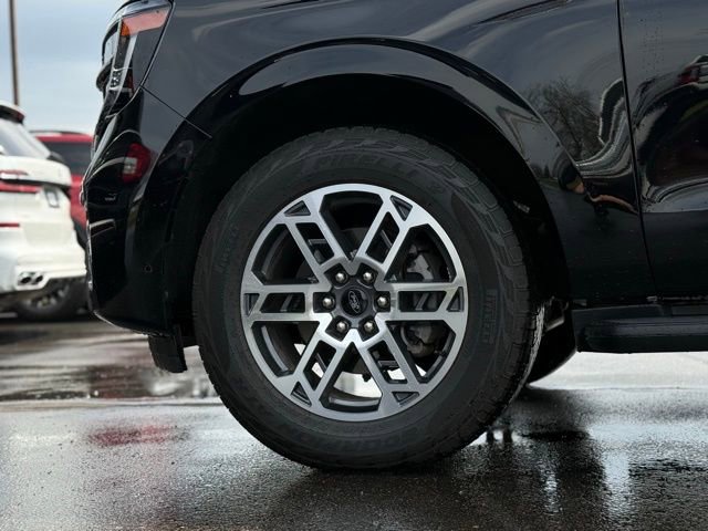 Used 2025 Ford Expedition Active AWD/4WD image 46
