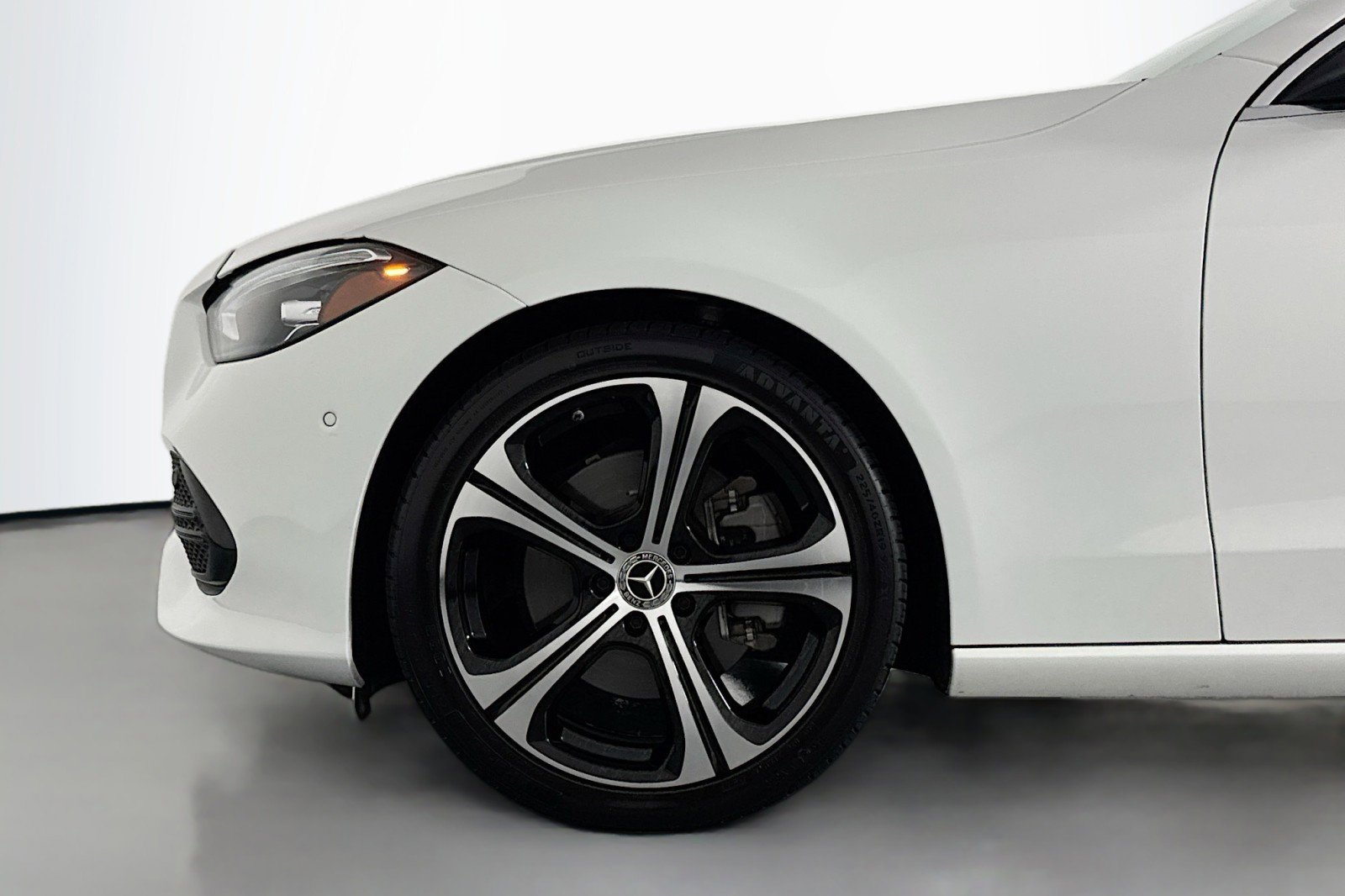 Used 2024 Mercedes-Benz C 300 Sedan image 9