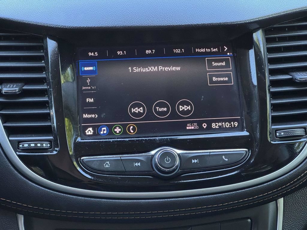 Used 2020 Chevrolet Trax LT w/ LT Convenience Package FWD image 4
