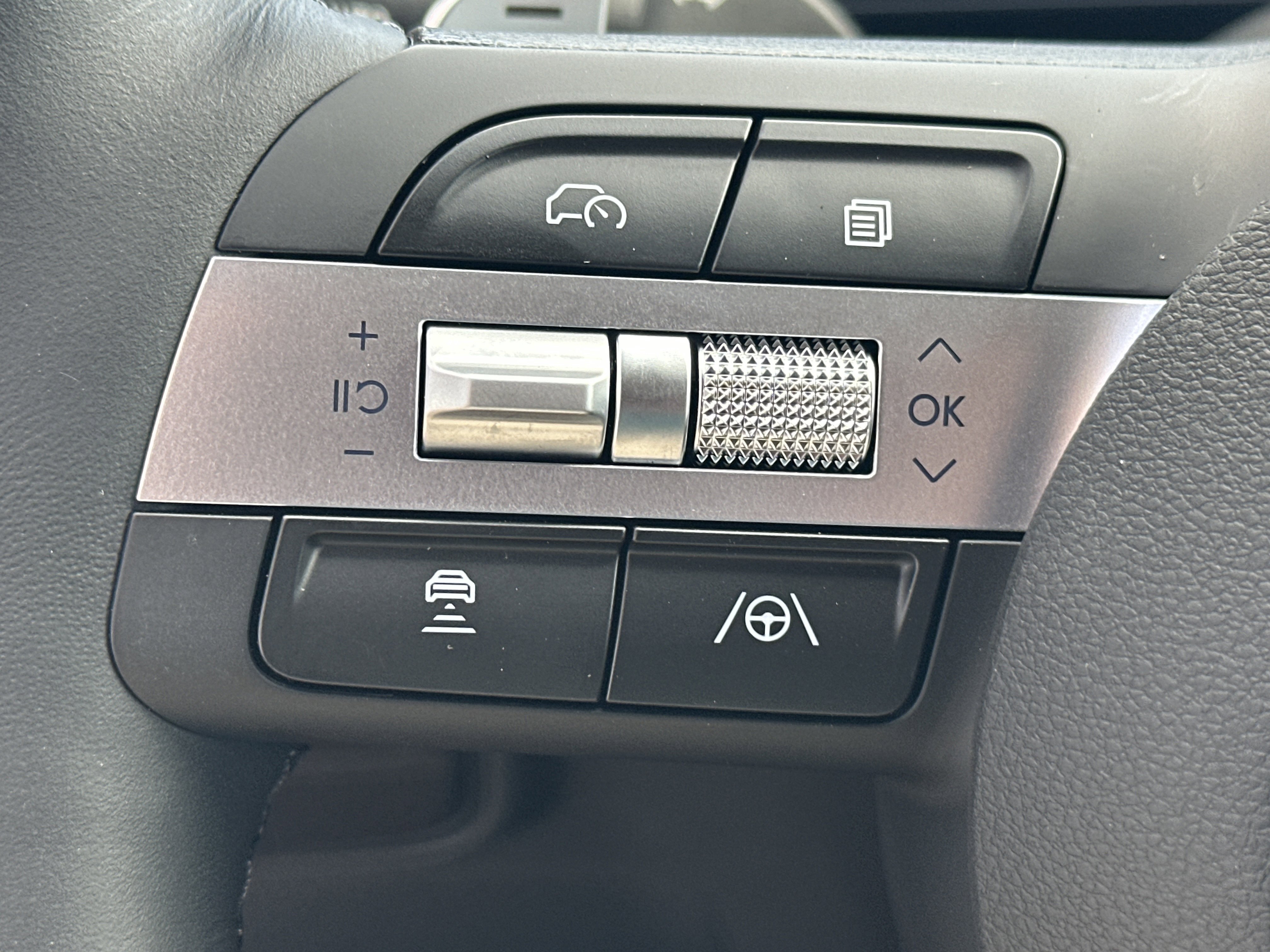 New 2026 Hyundai Tucson Limited FWD image 22