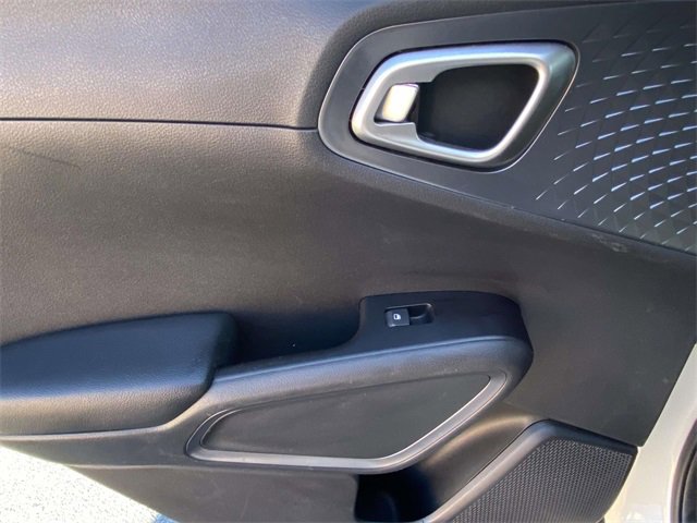 Used 2020 Kia Soul S image 11