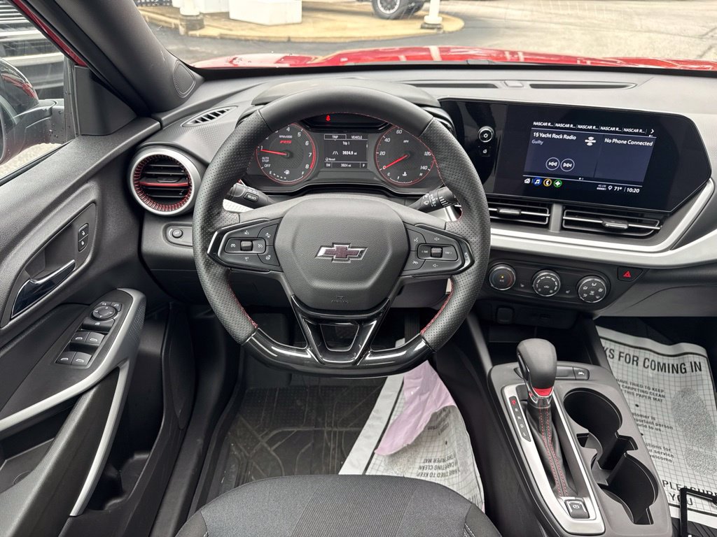 Used 2026 Chevrolet Trax RS w/ Sunroof Package FWD image 20