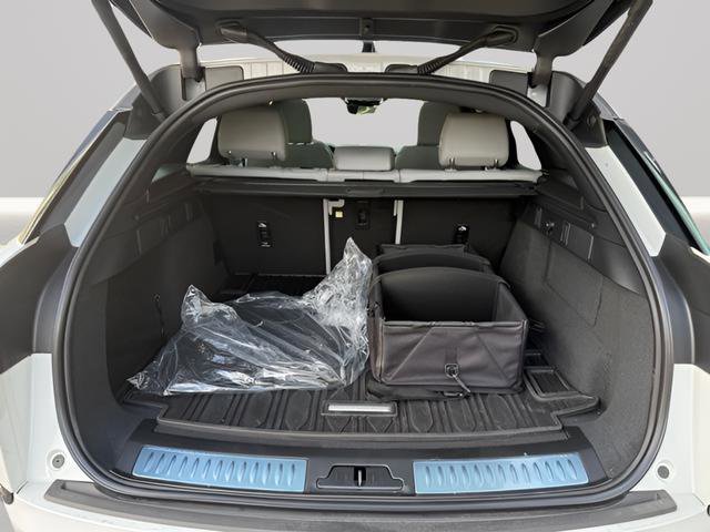 Certified 2026 Land Rover Range Rover Velar Dynamic SE image 33
