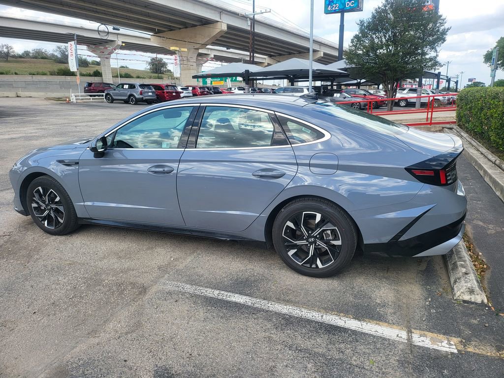 Used 2025 Hyundai Sonata SEL FWD image 11