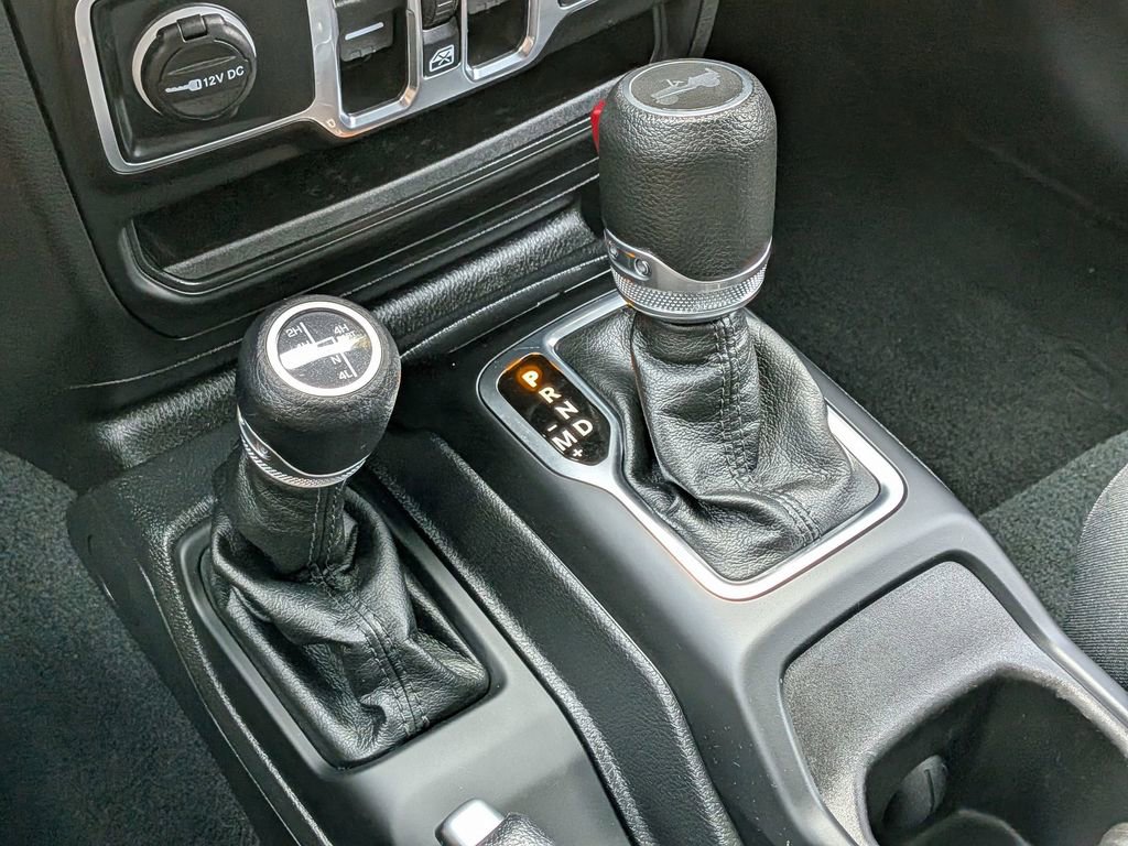 Used 2023 Jeep Wrangler Unlimited w/ Cold Weather Group AWD/4WD image 17