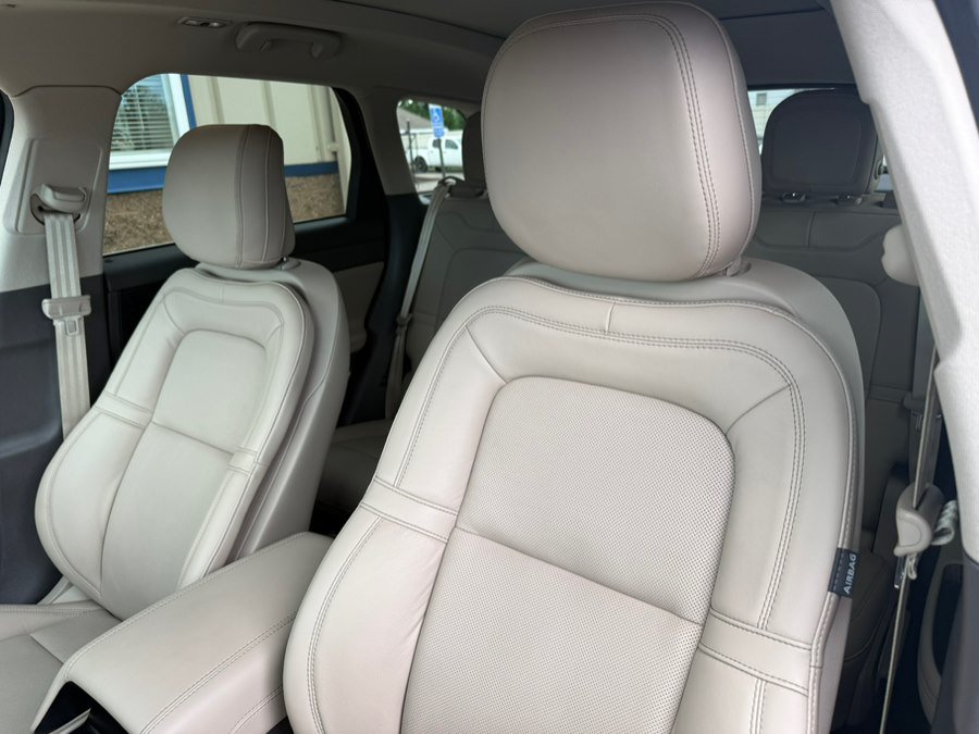 Used 2020 Lincoln Corsair AWD w/ Premium Package image 14