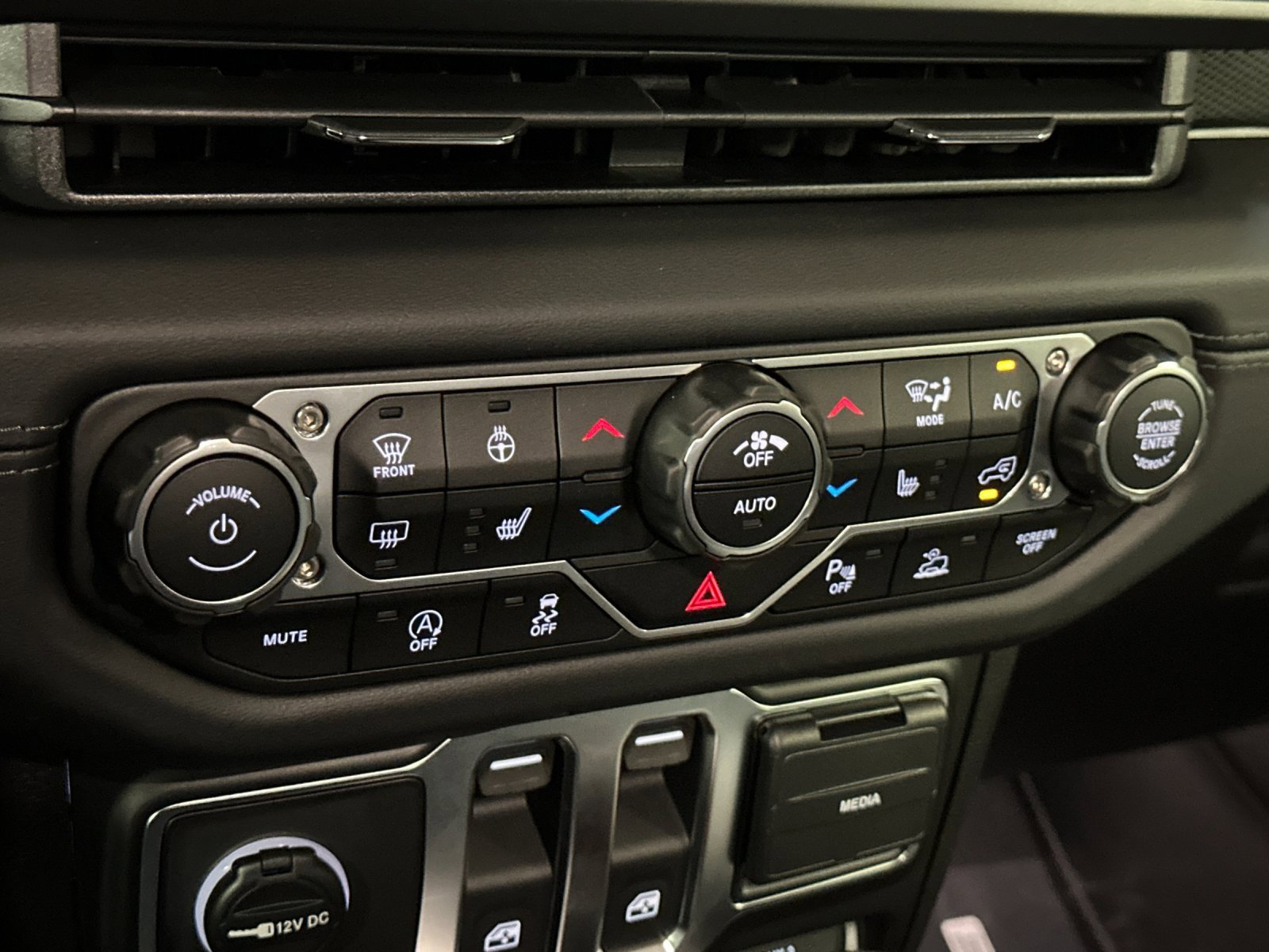 New 2025 Jeep Wrangler Rubicon image 19