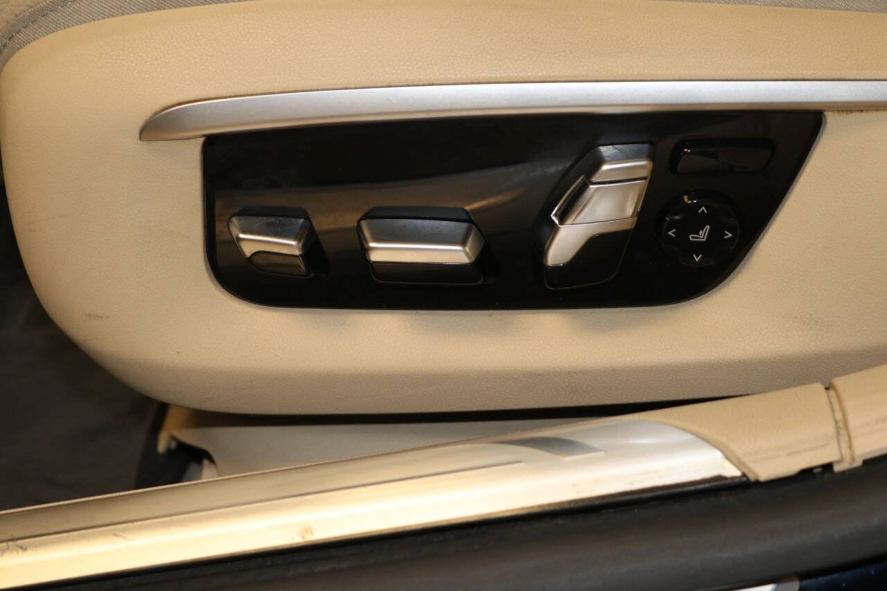 Used 2016 BMW 740i RWD image 73