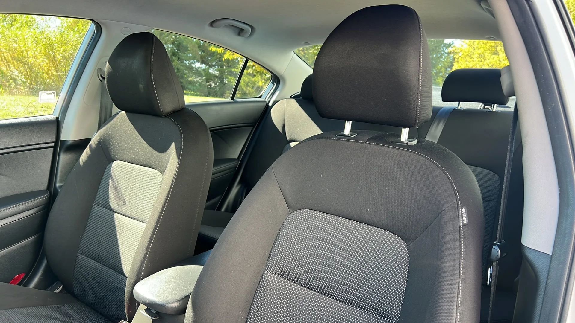 Used 2017 Kia Forte LX image 11