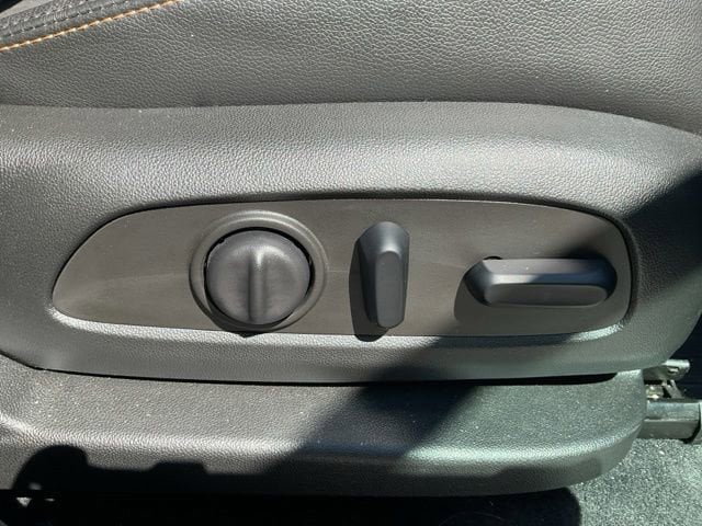 Used 2021 Chevrolet Equinox Premier FWD image 21