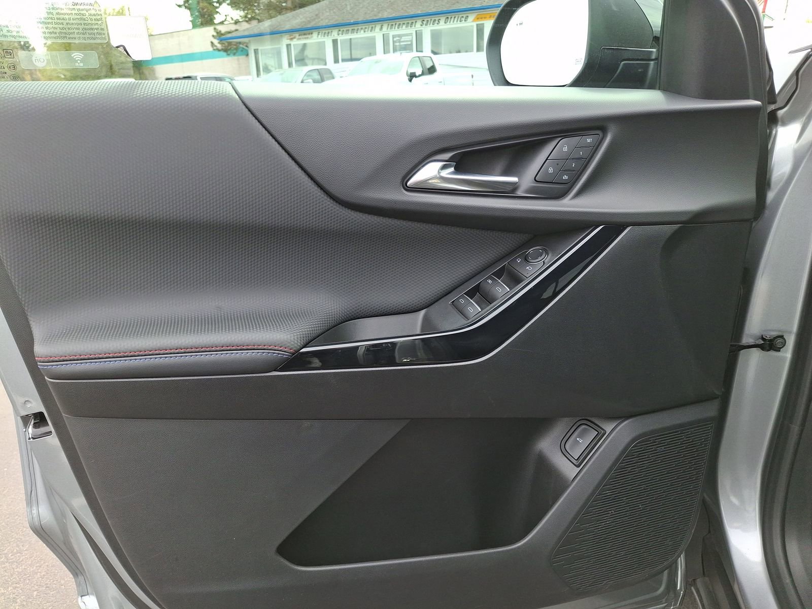 Used 2025 Chevrolet Equinox RS w/ Convenience Package III image 18