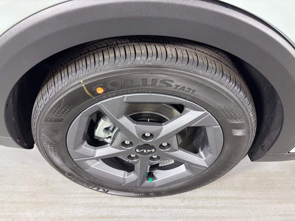 New 2026 Kia K4 LXS image 10