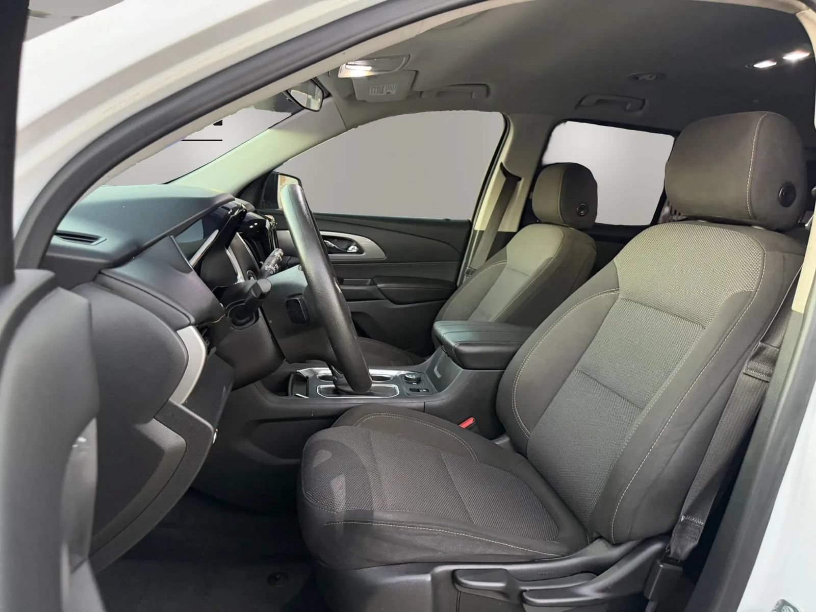 Used 2020 Chevrolet Traverse LS FWD image 19