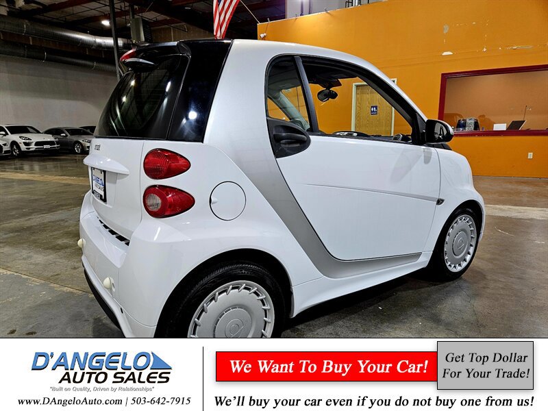 Used 2015 smart fortwo passion image 5
