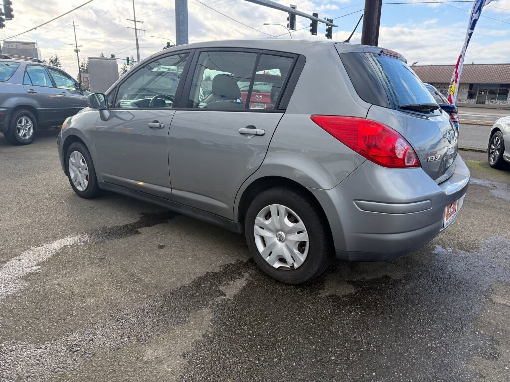 Used 2012 Nissan Versa 1.8 S image 3