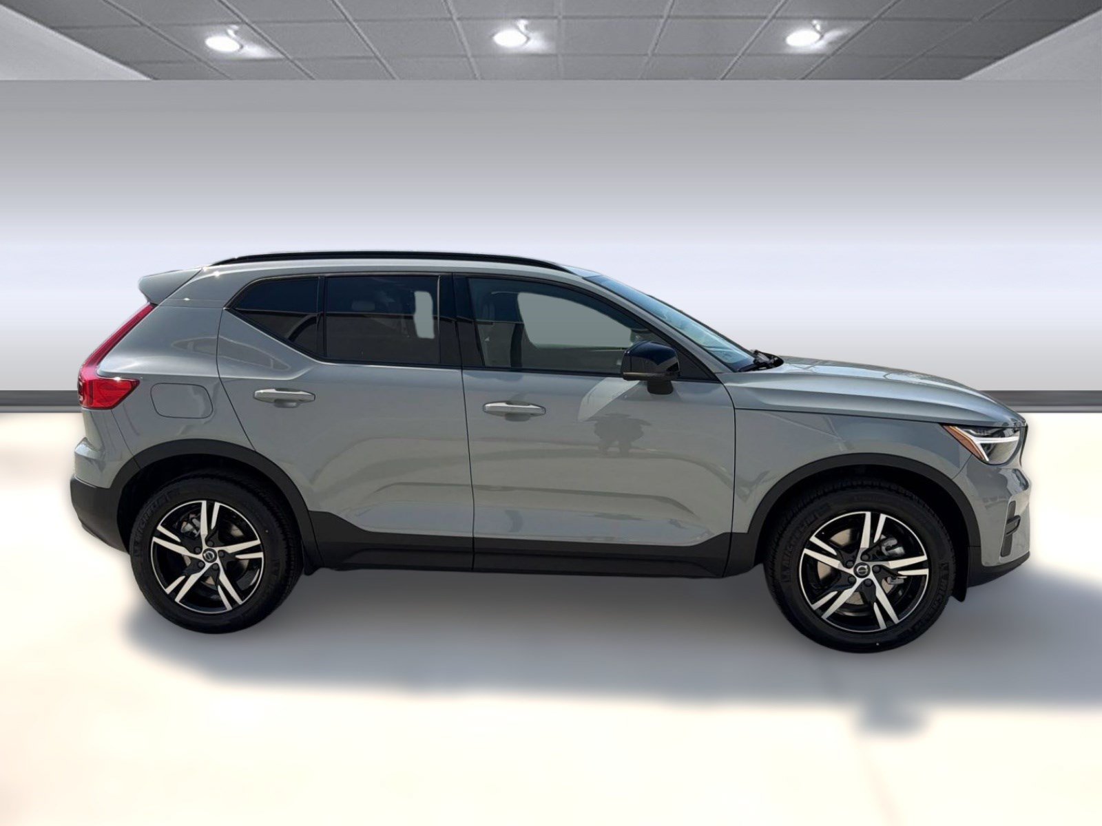 New 2026 Volvo XC40 B5 Core w/ Climate Package AWD/4WD image 8