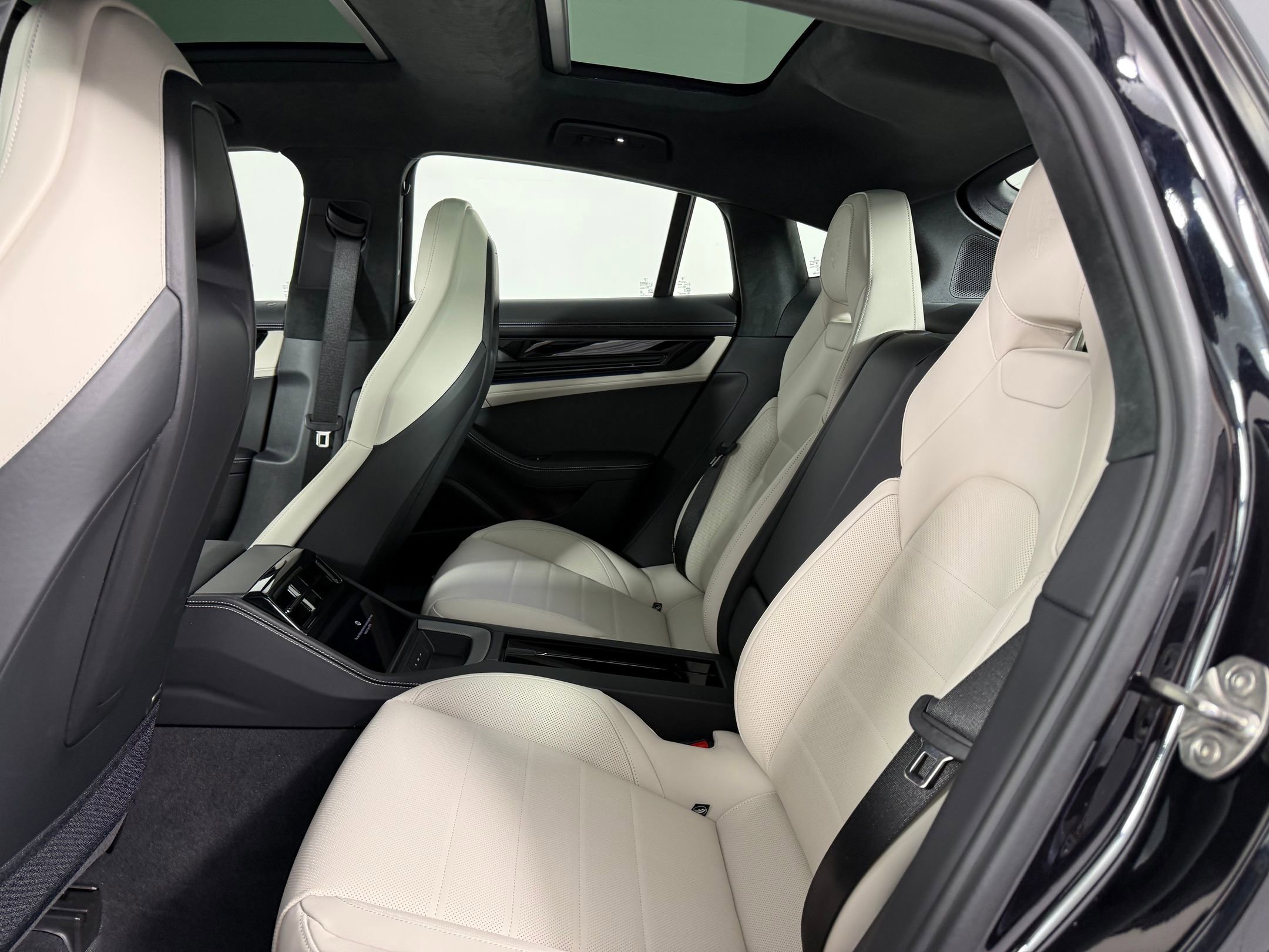 New 2026 Porsche Panamera 4 image 18