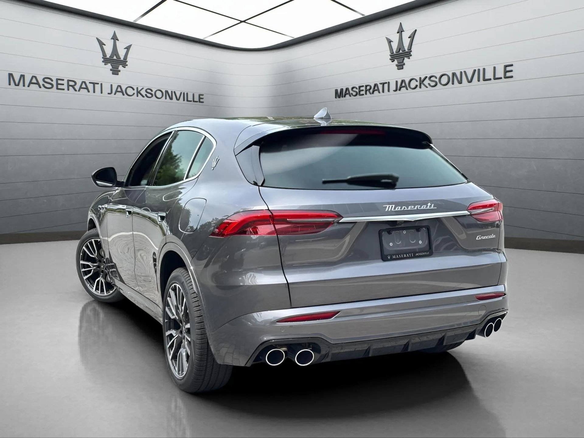 New 2025 Maserati Grecale GT image 3
