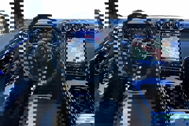 Certified 2025 Mercedes-Benz GLC 300 4MATIC image 11