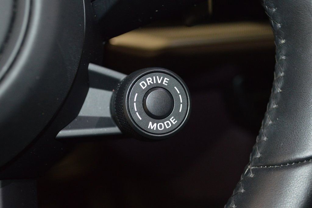 Certified 2025 Porsche Cayenne Coupe image 5