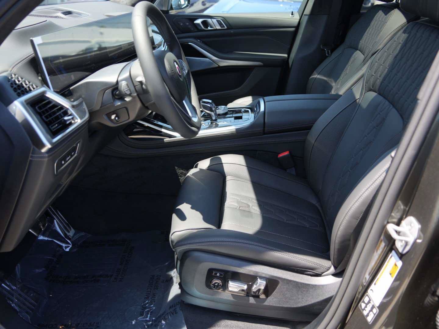 New 2026 BMW ALPINA XB7 AWD/4WD image 17