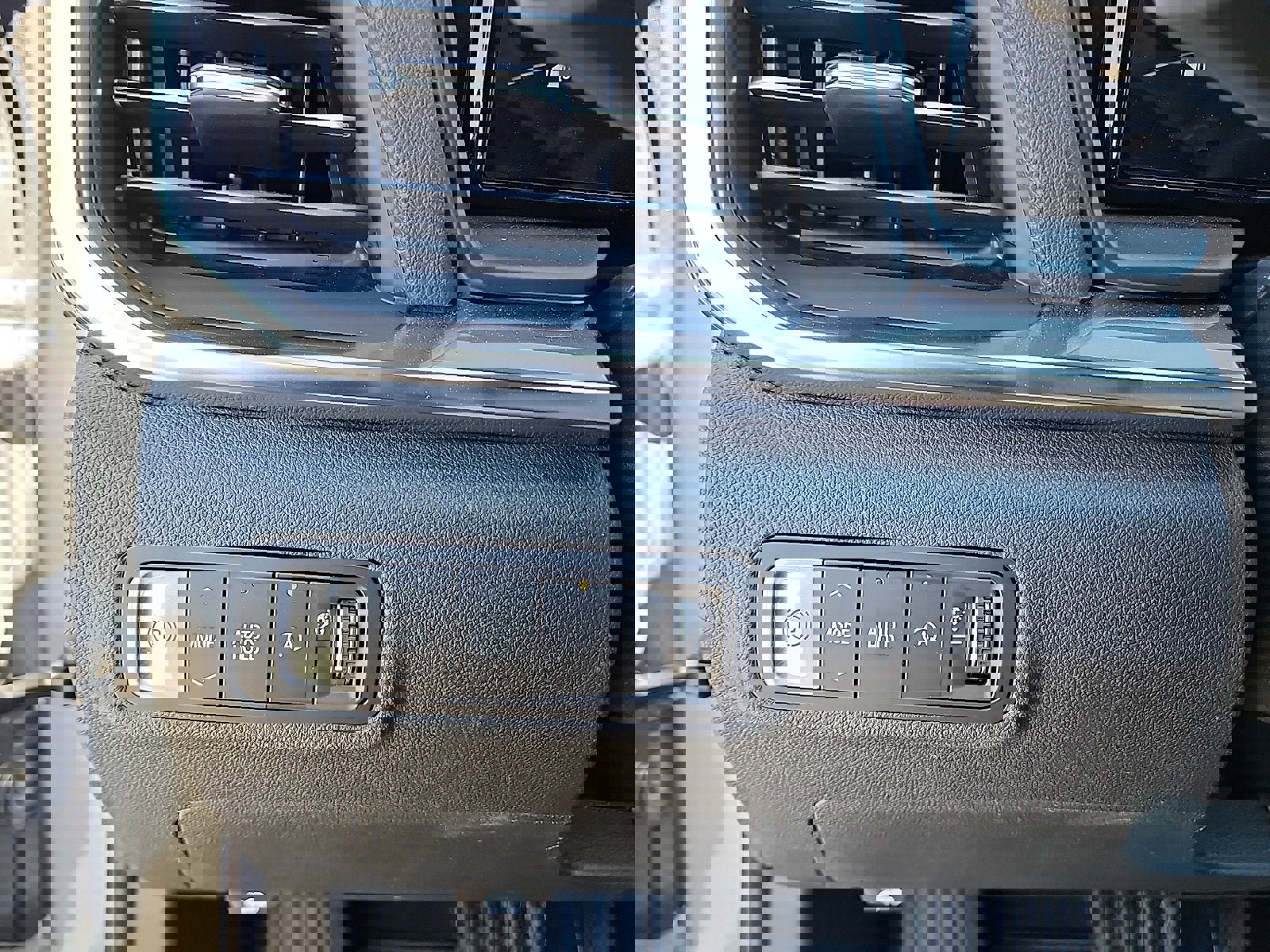 New 2026 GMC Terrain Elevation image 16