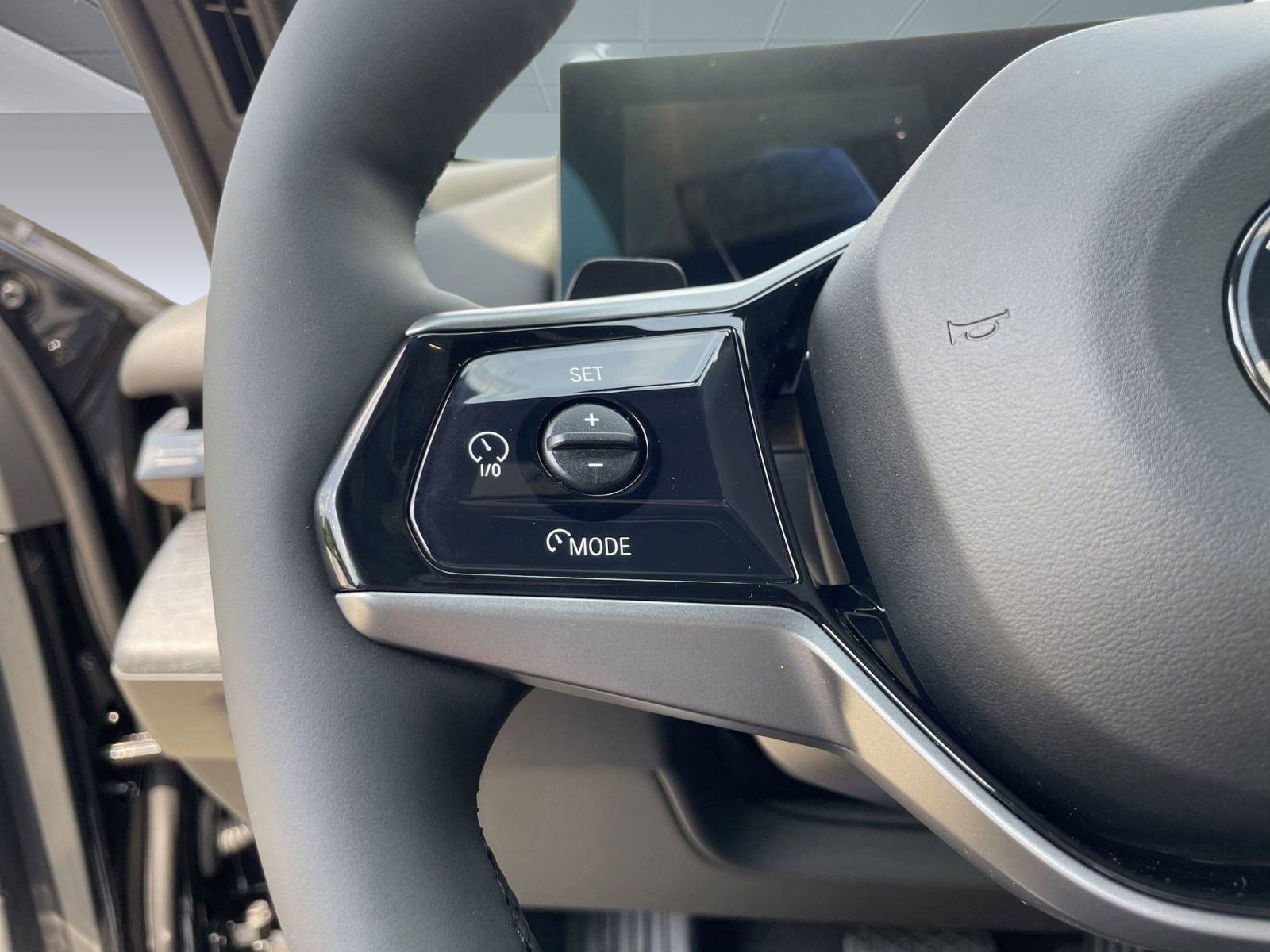 Used 2026 BMW 530i w/ Executive Package image 17