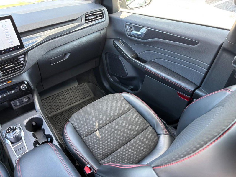 Used 2024 Ford Escape ST-Line w/ Tech Pack #1 AWD/4WD image 14