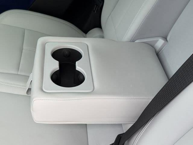 New 2025 Cadillac Optiq Luxury 1 image 38