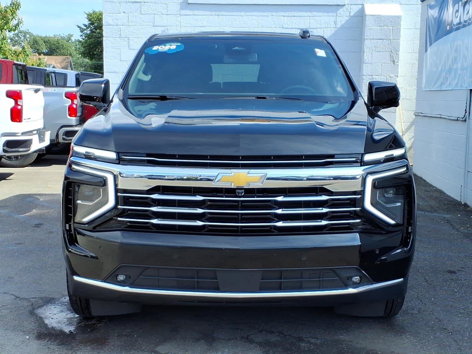 Used 2026 Chevrolet Suburban LT w/ Comfort Package AWD/4WD image 2