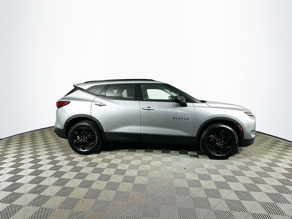 Used 2023 Chevrolet Blazer LT w/ Convenience Package FWD image 13