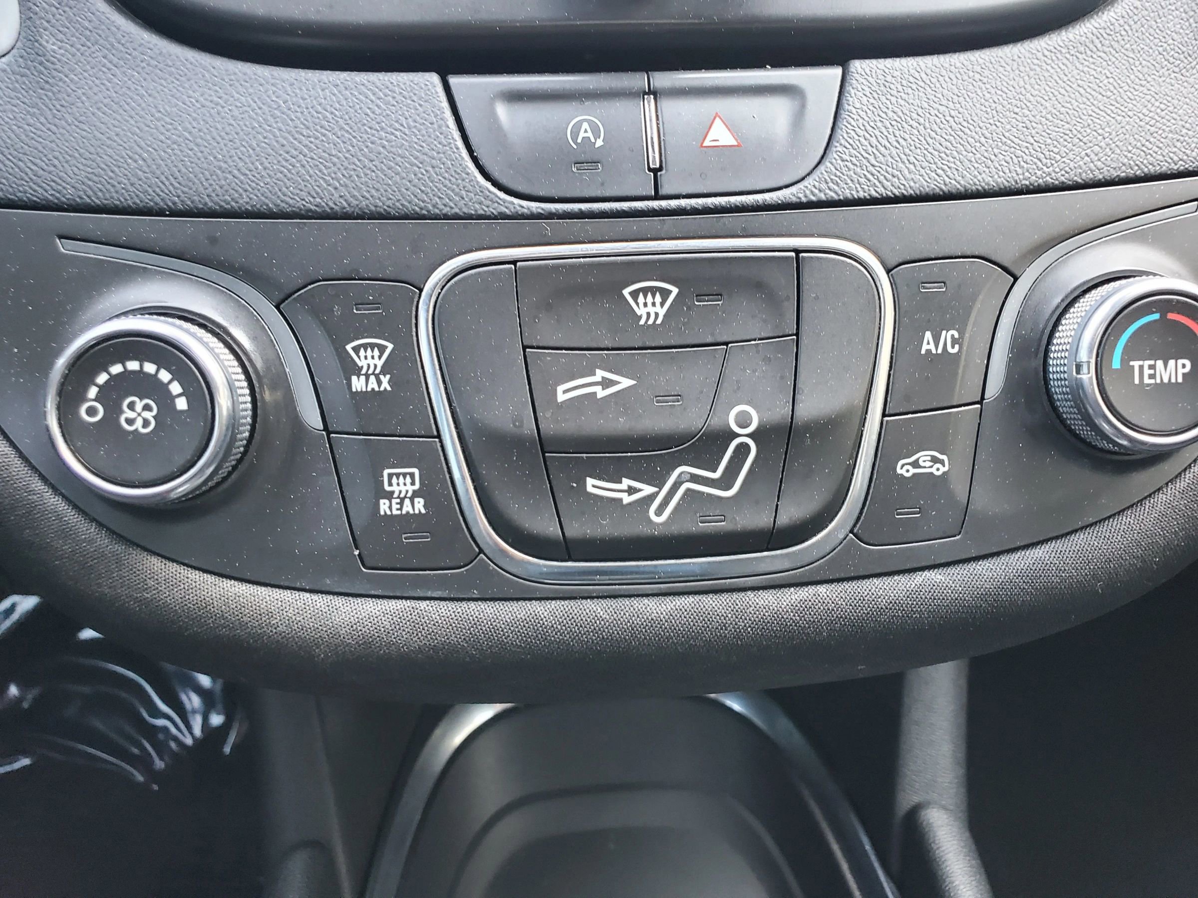 Used 2021 Chevrolet Malibu RS FWD image 36