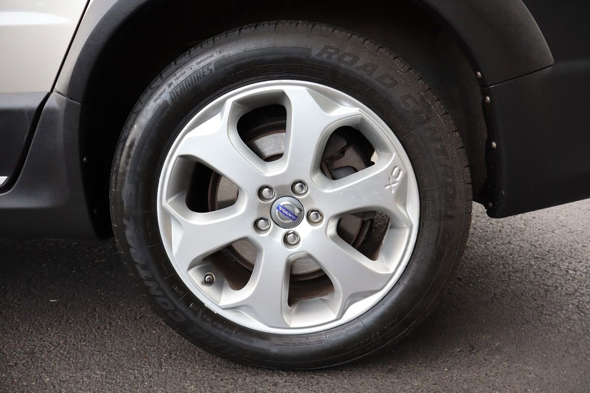 Used 2011 Volvo XC70 T6 image 42