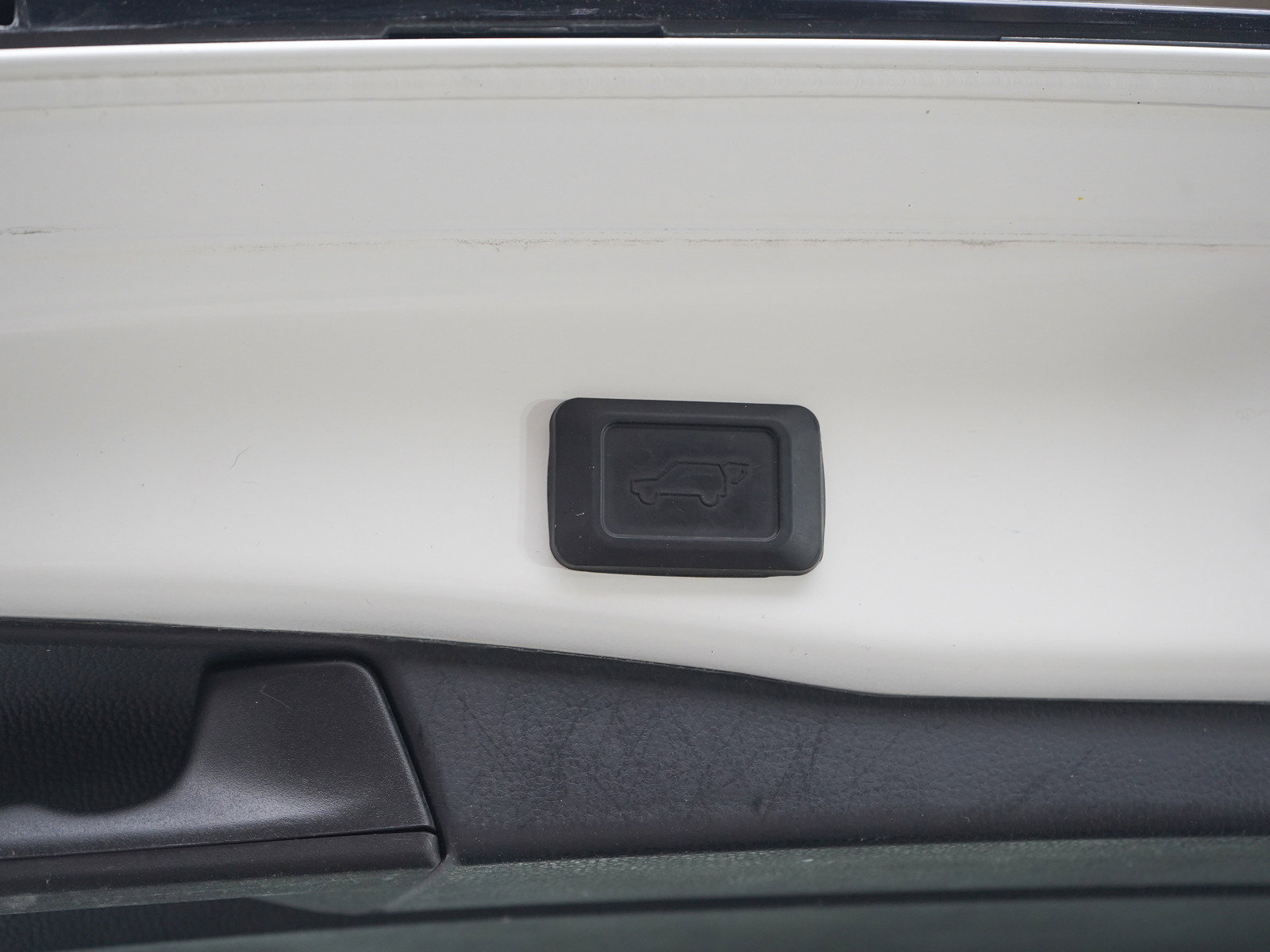 Used 2021 Toyota RAV4 XSE image 18